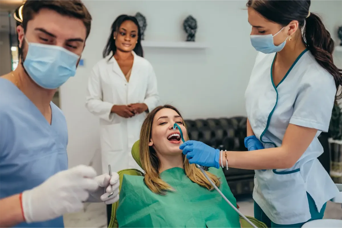 Stomatolog Lublin sobota – leczenie stomatologiczne pacjentki w klinice Dental-Med Lublin
